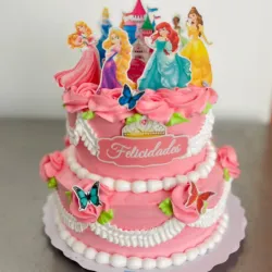 Pastel de 2 pisos con temática