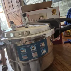 🚧 Ollas de presión  4 lt  〽️JMD 