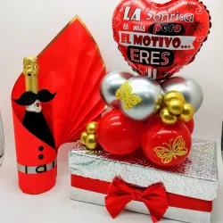 Caja de corazón y globos 