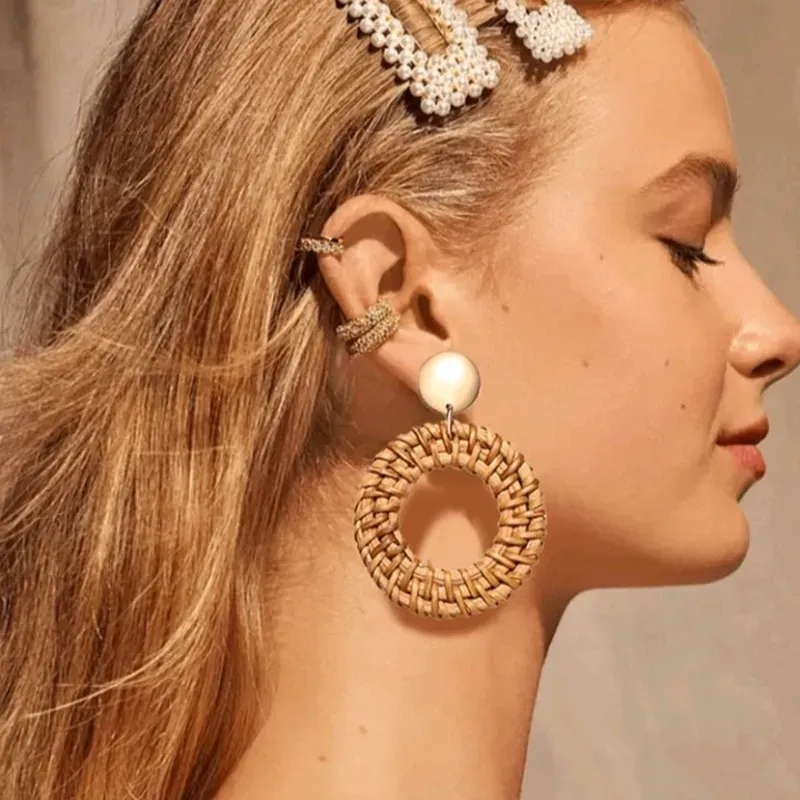 Aretes de ratán