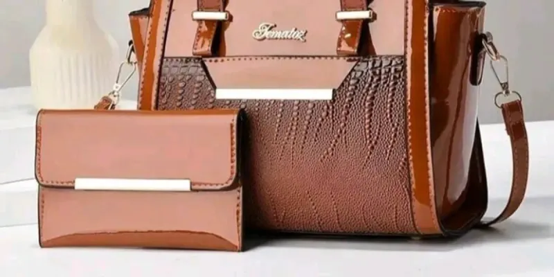 Bolso de charol