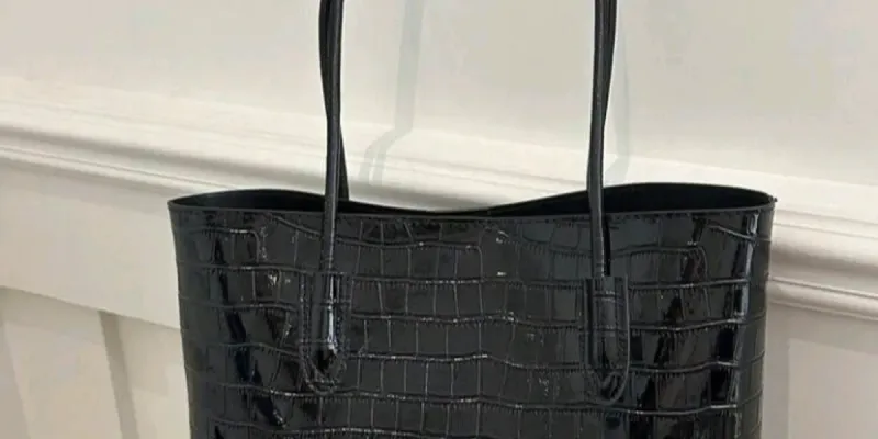 Bolso de charol 