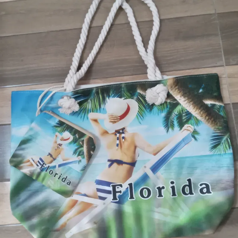 Bolso playero con monedero 