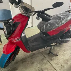 MOTO AUTOMÁTICA AVA AVISPÓN 180cc