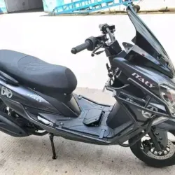MOTO AUTOMÁTICA ITALY SCOOTER RX COMBAT 2025