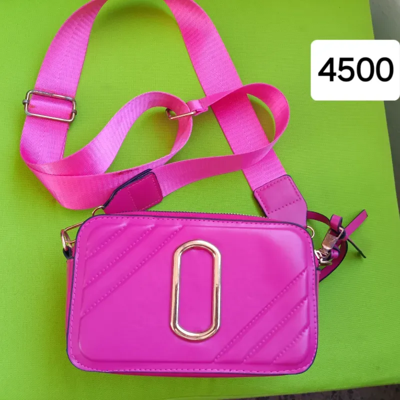 Cartera fucsia 
