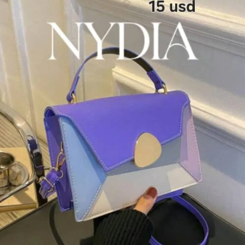 Cartera Morada