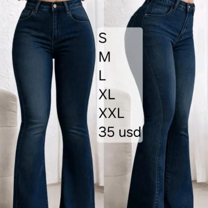 Jeans acampanados Azul oscuro