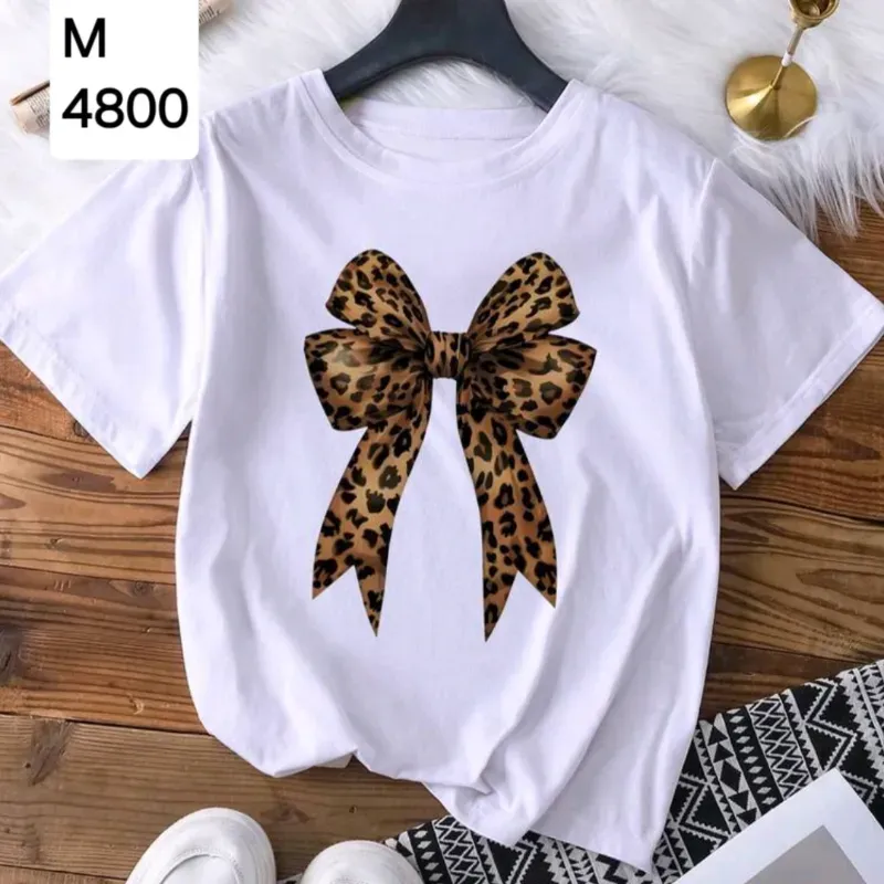 Pulover blanco con lazo