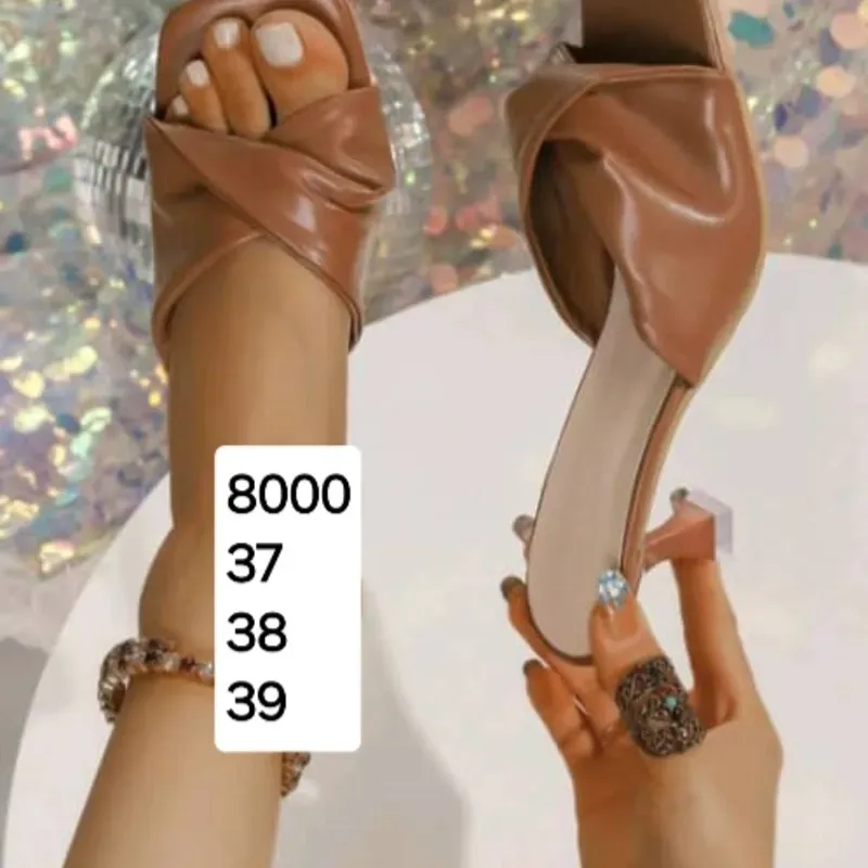 Sandalias cruzadas