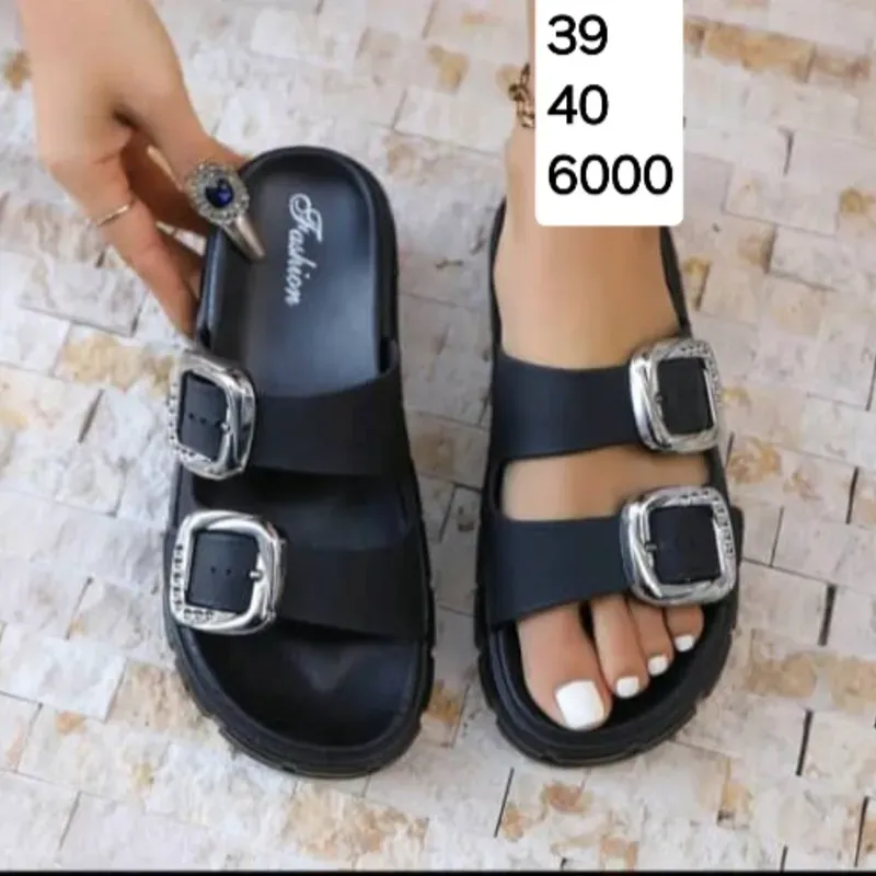 Sandalias engomadas