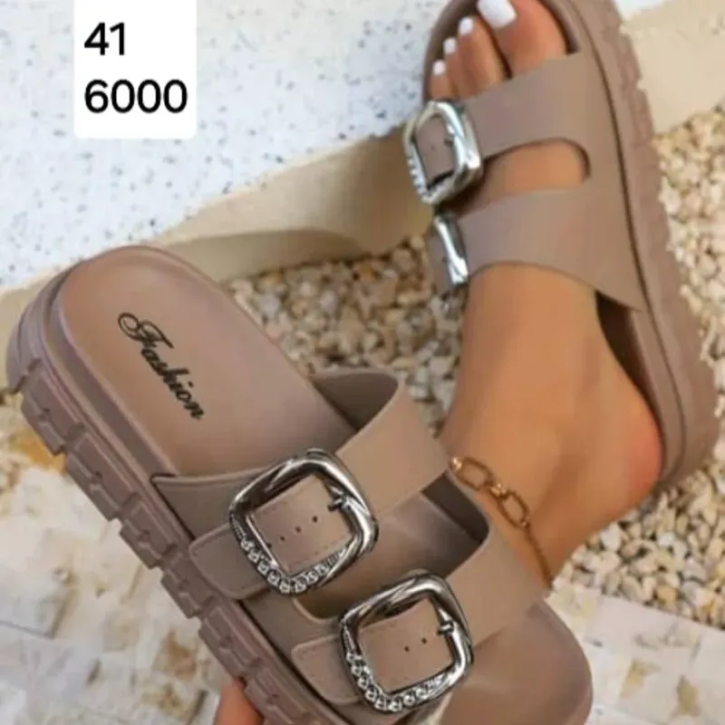 Sandalias engomadas