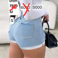Short claro con dobladillo