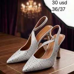 Tacones plateados