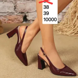 Tacones puntifinos vino