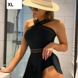 Trusa negra con falda