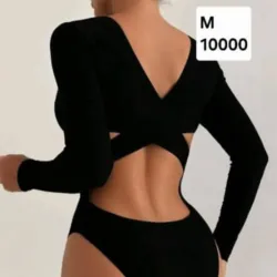 Trusa negra de mangas y espalda cruzada