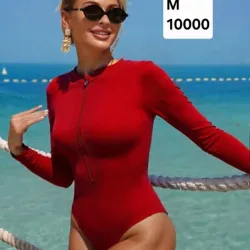 Trusa roja de mangas