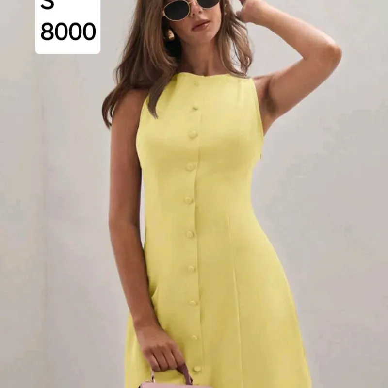 Vestido amarillo con botones 
