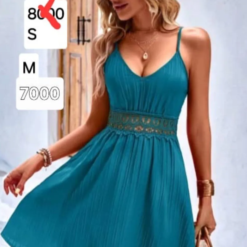 Vestido azul con encaje