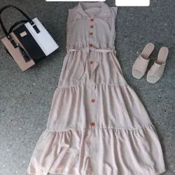 Vestido beige con botones 