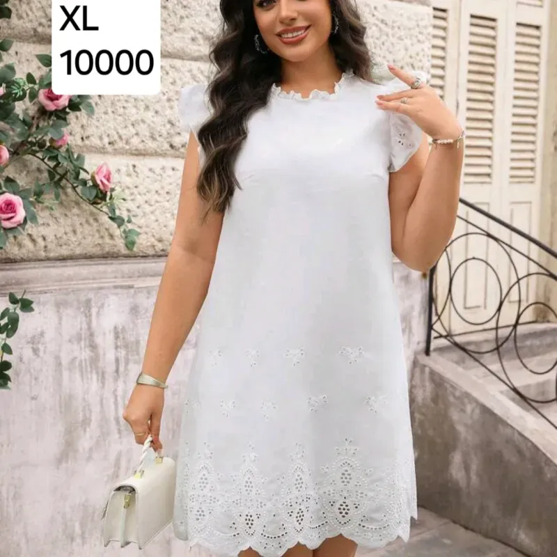 Vestido blanco con vuelos