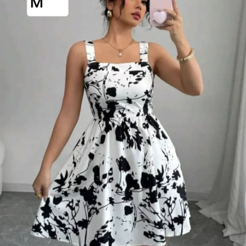 Vestido blanco y negro estampado 