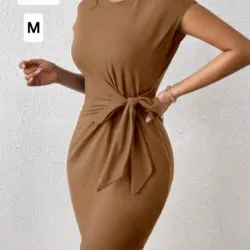 Vestido café con nudo