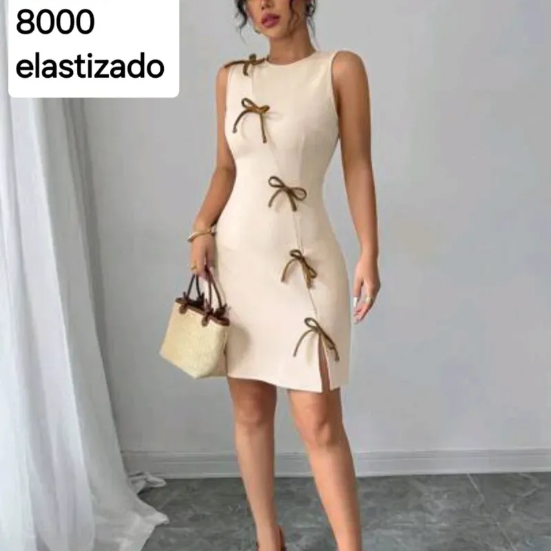 Vestido con lazos coquete