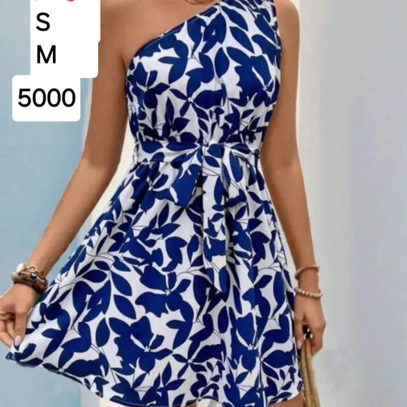 Vestido de un hombro azul estampado 