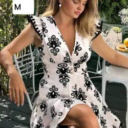 Vestido estampado con botones