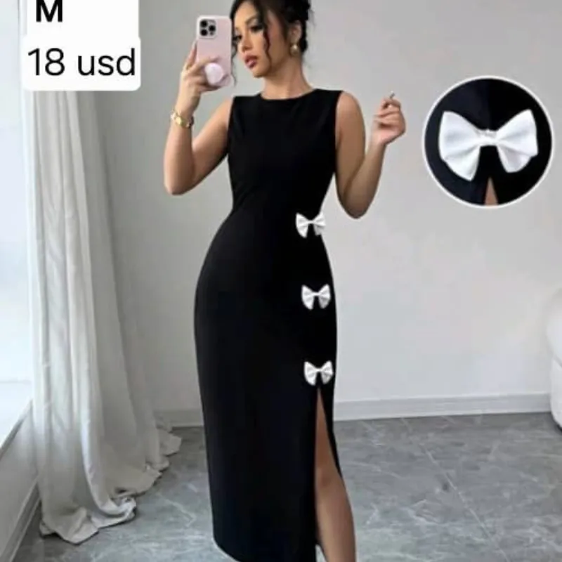Vestido largo negro con lazos blancos