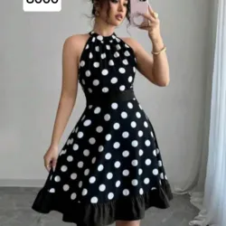 Vestido negro con bolas