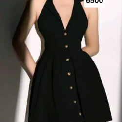 Vestido negro con cuello