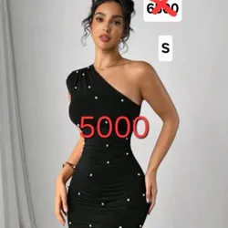 Vestido negro de un hombro