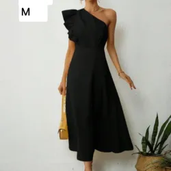 Vestido negro un hombro 