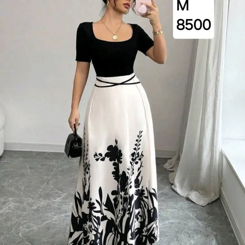 Vestido negro y estampado 