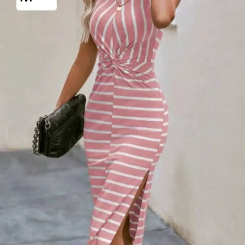 Vestido rosa con nudo lateral 