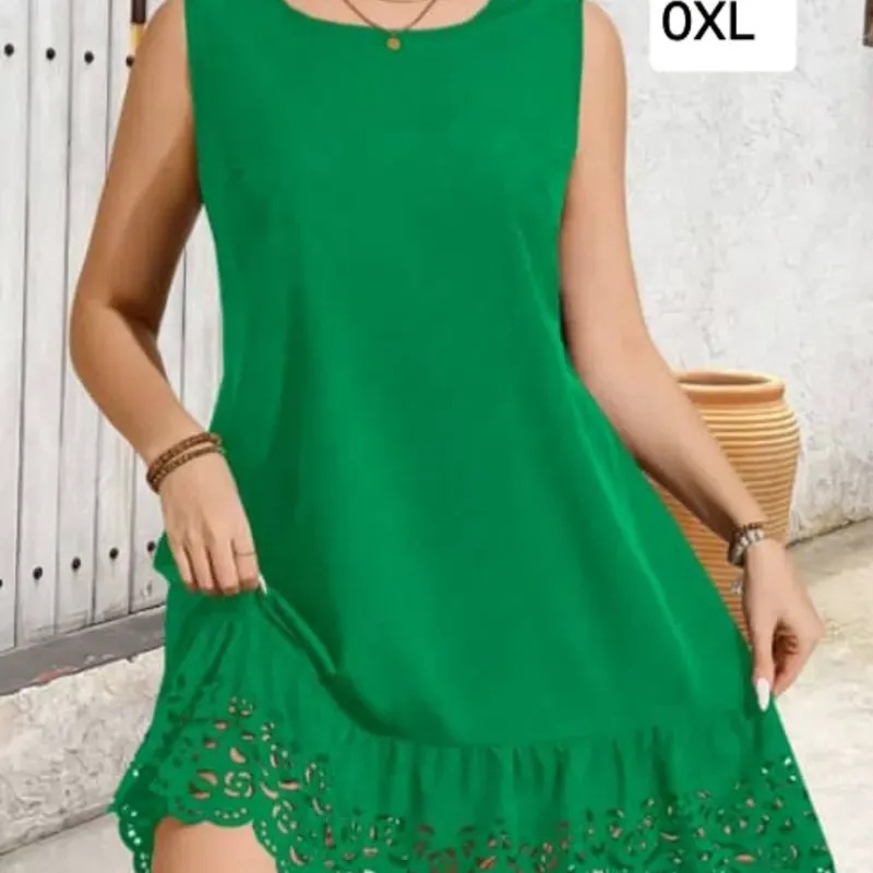 Vestido verde con falso calado