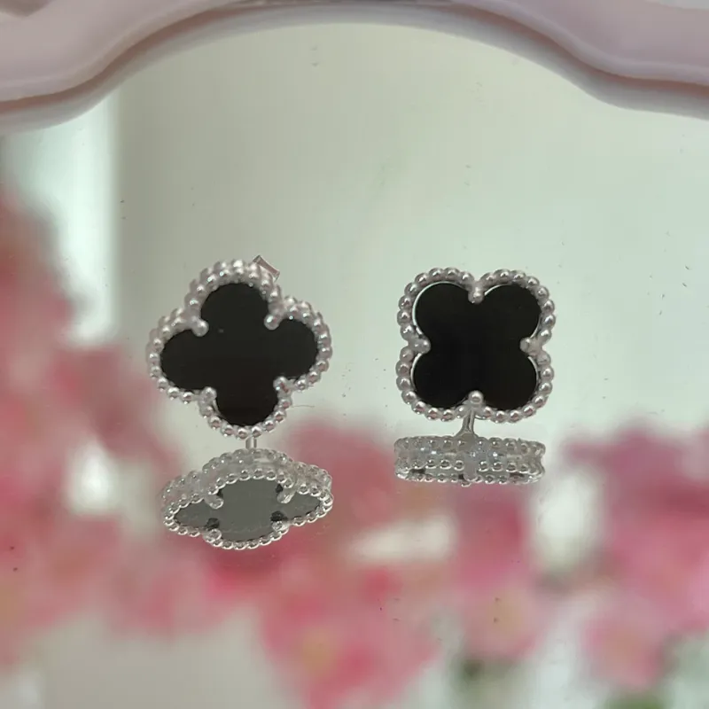 Aretes van cleef  negro ✨
