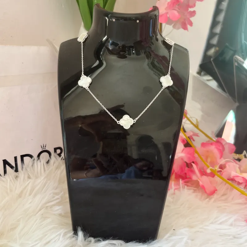 Cadena blanca van cleef ✨