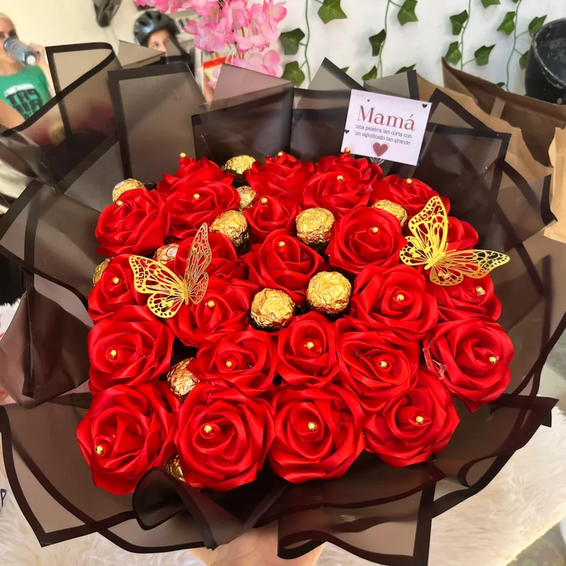 Ramo de 25 rosas eternas ✨