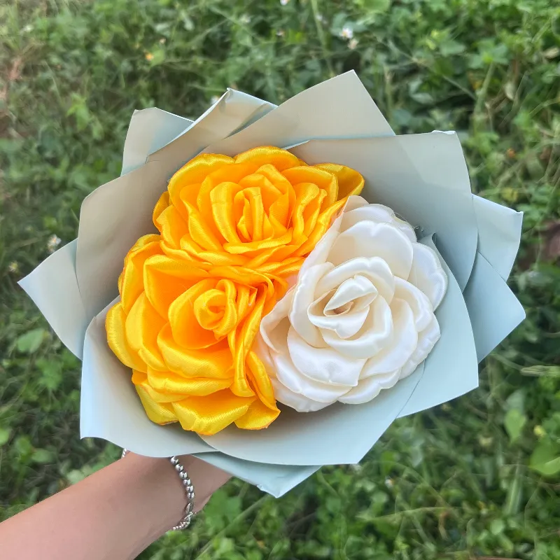 Ramo de 3 flores realista 💐