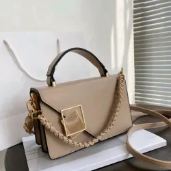 Cartera con Cadena
