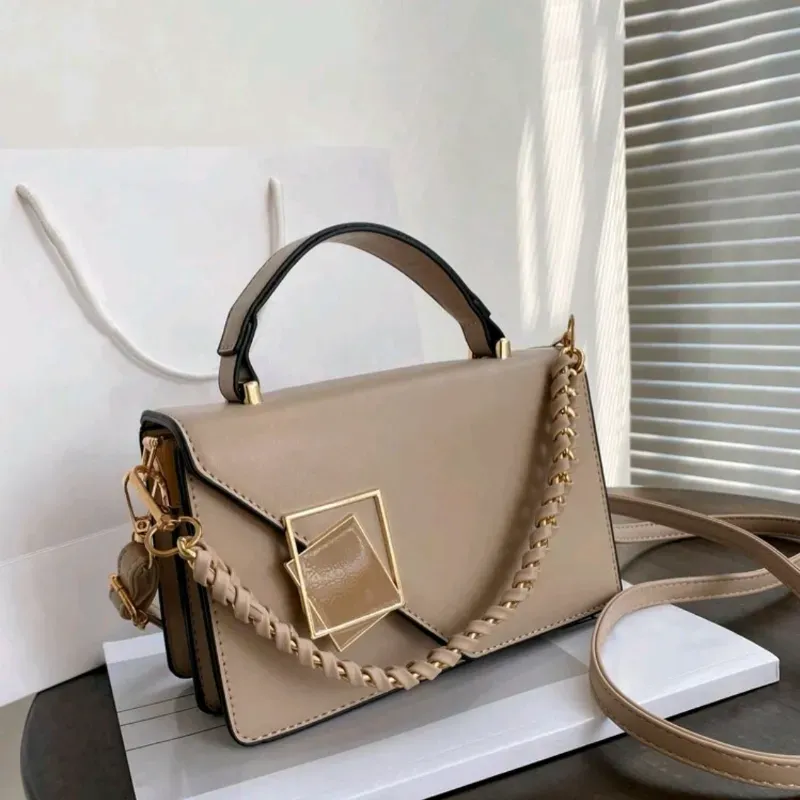 Cartera con Cadena
