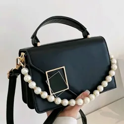 Cartera con Cadena