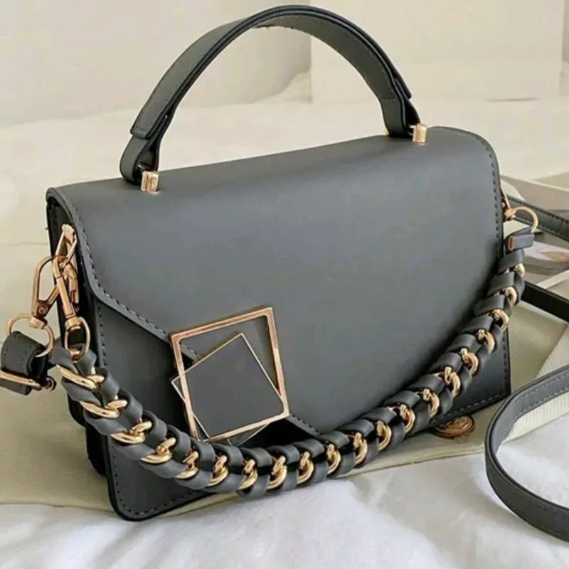 Cartera con Cadena