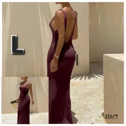STREVRA Vestido de Punta con Escote V