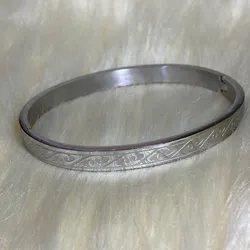 Esclava Plateada 🌊