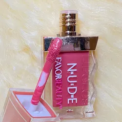 Labial Nude
